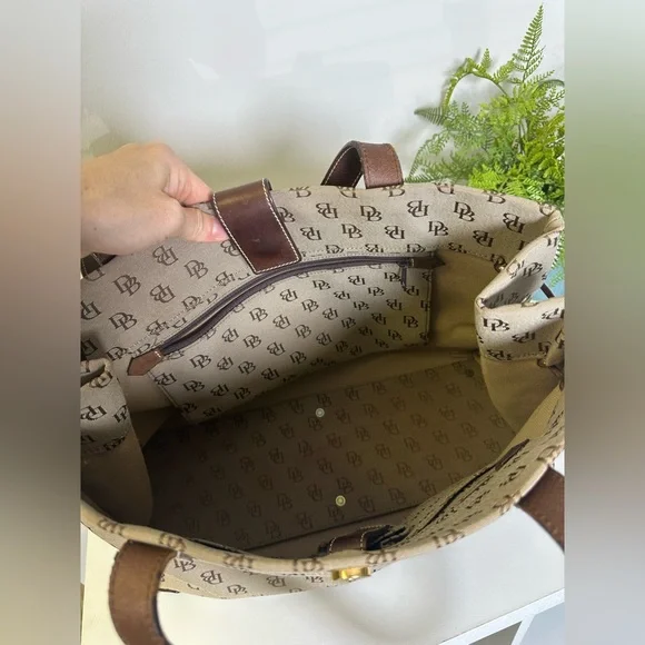 Vintage Dooney & Bourke Anniversary Signature Medium Tote with Leather Trim - Picture 15 of 16